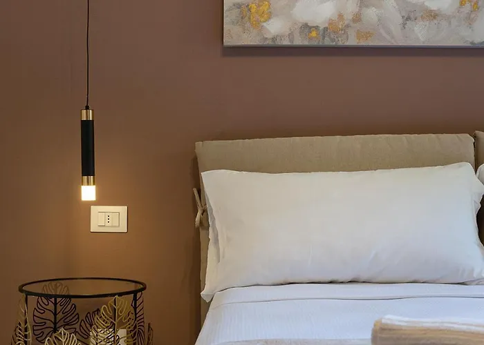 Emerald アパート ストレーザ